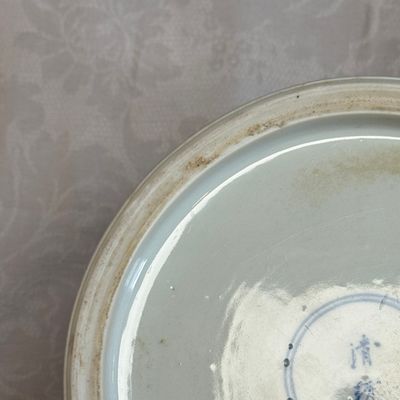 A rare and fine Chinese blue and white 'Xie An at the Battle of the Fei River' brushpot (Bitong) — foto 22