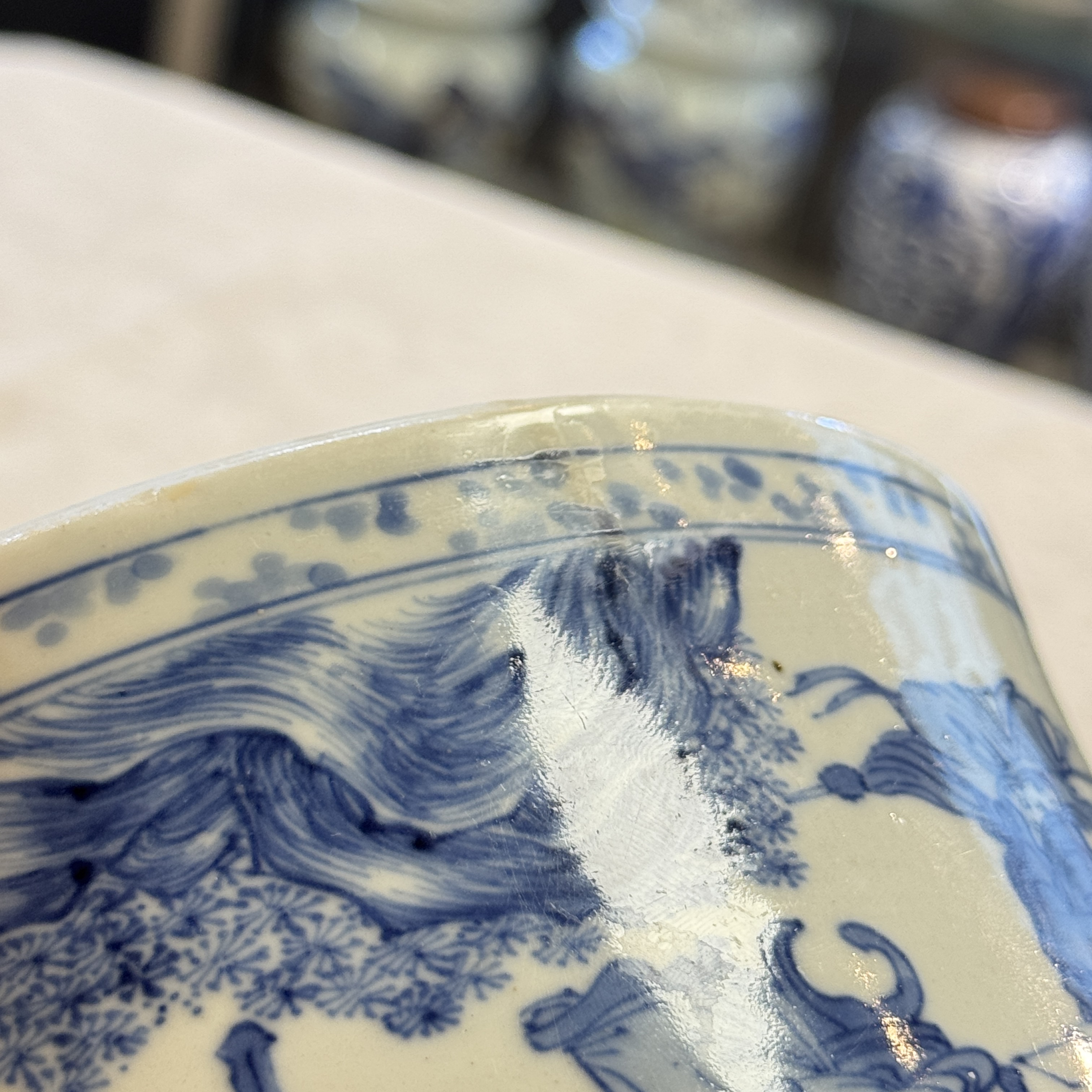 A rare and fine Chinese blue and white 'Xie An at the Battle of the Fei River' brushpot (Bitong) — foto 28