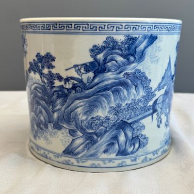 A rare and fine Chinese blue and white 'Xie An at the Battle of the Fei River' brushpot (Bitong) — foto 5