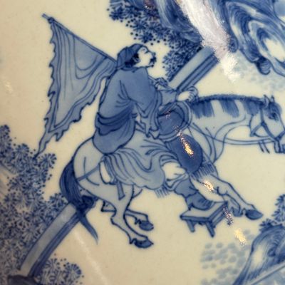 A rare and fine Chinese blue and white 'Xie An at the Battle of the Fei River' brushpot (Bitong) — foto 9