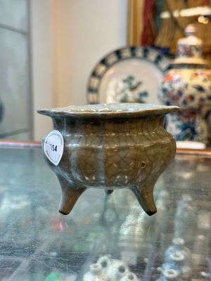 A rare and fine Chinese guan-type flower-shaped tripod censer, Song/Yuan — 照片 2