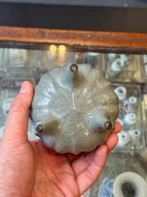 A rare and fine Chinese guan-type flower-shaped tripod censer, Song/Yuan — 照片 9