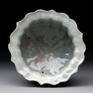 A rare and fine Chinese guan-type flower-shaped tripod censer, Song/Yuan — 照片 6