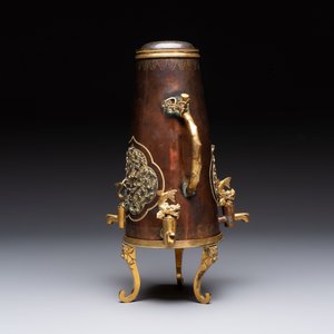 A rare and fine Chinese partly-gilt copper chocolate pot with tripod stand, 18th C. — photo 3
