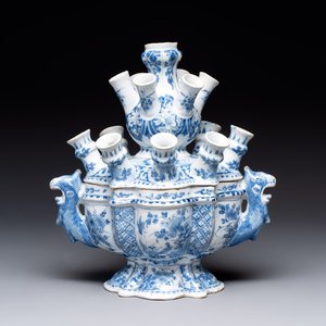A rare and important blue and white Dutch Delft two-part tulip vase, late 17th C. — photo 1