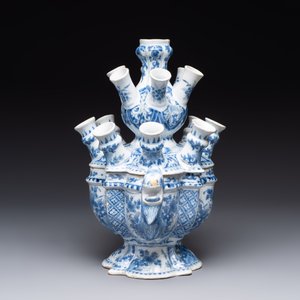 A rare and important blue and white Dutch Delft two-part tulip vase, late 17th C. — photo 2