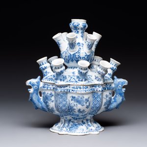 A rare and important blue and white Dutch Delft two-part tulip vase, late 17th C. — photo 3