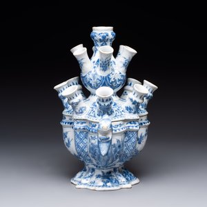 A rare and important blue and white Dutch Delft two-part tulip vase, late 17th C. — photo 4
