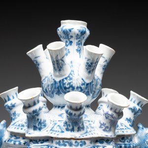 A rare and important blue and white Dutch Delft two-part tulip vase, late 17th C. — photo 7
