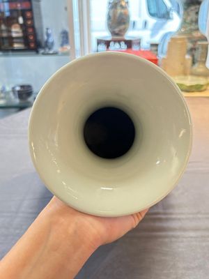 A rare and large Chinese blue and white 'yuhuchunping' vase with dragons, Guangxu mark and of the period — 照片 5