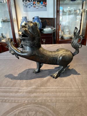 A rare and large Chinese bronze lion-form censer, Southern Song — foto 1