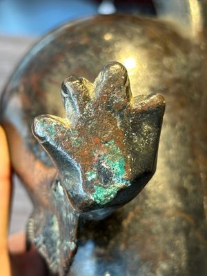 A rare and large Chinese bronze lion-form censer, Southern Song — foto 20