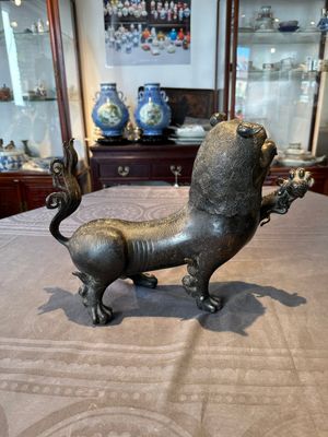 A rare and large Chinese bronze lion-form censer, Southern Song — foto 3