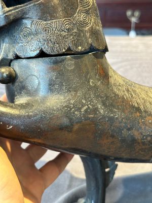A rare and large Chinese bronze lion-form censer, Southern Song — foto 10