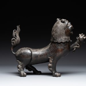 A rare and large Chinese bronze lion-form censer, Southern Song — foto 5