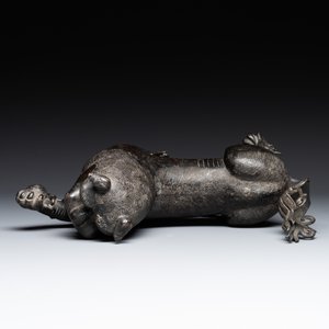 A rare and large Chinese bronze lion-form censer, Southern Song — foto 7