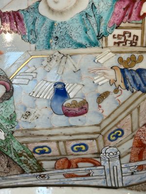 A rare and large Chinese Canton famille rose 'mandarin subject' bowl, Hua Xuan 花軒 and Qing Ju 清居 mark, Qianlong — photo 25