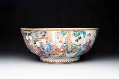 A rare and large Chinese Canton famille rose 'mandarin subject' bowl, Hua Xuan 花軒 and Qing Ju 清居 mark, Qianlong