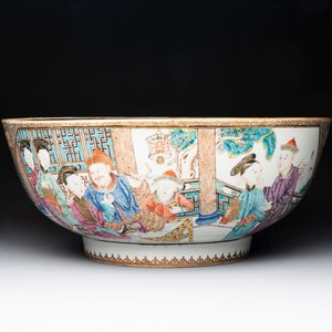 A rare and large Chinese Canton famille rose 'mandarin subject' bowl, Hua Xuan 花軒 and Qing Ju 清居 mark, Qianlong — photo 1
