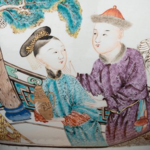 A rare and large Chinese Canton famille rose 'mandarin subject' bowl, Hua Xuan 花軒 and Qing Ju 清居 mark, Qianlong — photo 7