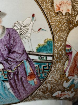 A rare and large Chinese Canton famille rose 'mandarin subject' bowl, Hua Xuan 花軒 and Ju Qing 居清 mark, Qianlong — 照片 17