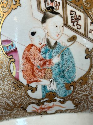 A rare and large Chinese Canton famille rose 'mandarin subject' bowl, Hua Xuan 花軒 and Ju Qing 居清 mark, Qianlong — 照片 18