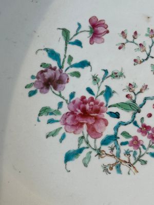 A rare and large Chinese Canton famille rose 'mandarin subject' bowl, Hua Xuan 花軒 and Ju Qing 居清 mark, Qianlong — 照片 9