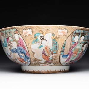 A rare and large Chinese Canton famille rose 'mandarin subject' bowl, Hua Xuan 花軒 and Ju Qing 居清 mark, Qianlong — 照片 4