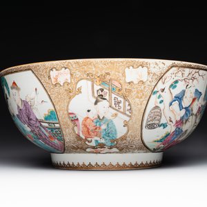 A rare and large Chinese Canton famille rose 'mandarin subject' bowl, Hua Xuan 花軒 and Ju Qing 居清 mark, Qianlong — 照片 5