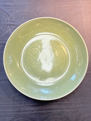 A rare and large Chinese Longquan celadon 'lotus bouquet' dish, Ming, early 15th C. — photo 1