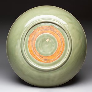 A rare and large Chinese Longquan celadon 'lotus bouquet' dish, Ming, early 15th C. — photo 2