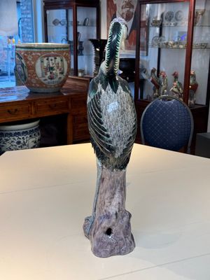 A rare and large Chinese polychrome-glazed crane on a rock, 18/19th C. — foto 4