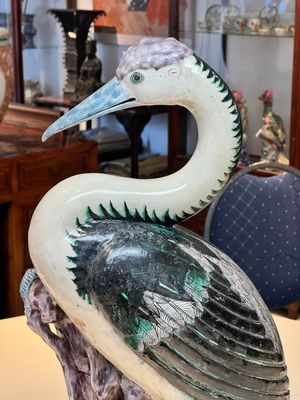 A rare and large Chinese polychrome-glazed crane on a rock, 18/19th C. — foto 5