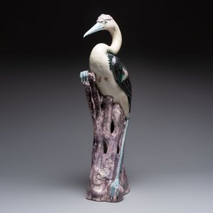 A rare and large Chinese polychrome-glazed crane on a rock, 18/19th C. — foto 7