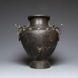 A rare and massive Chinese archaistic bronze 'lei' wine vessel with inscription, Song — 照片 4