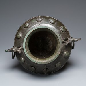 A rare and massive Chinese archaistic bronze 'lei' wine vessel with inscription, Song — 照片 8