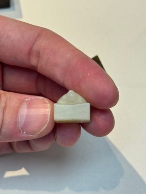 A rare and small Chinese white jade 'tortoise' seal with an original seal-form bronze box, Changsha Taishou 長沙太守 and Feng Gao 封告 mark, Song or ealier — photo 7
