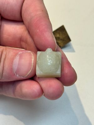 A rare and small Chinese white jade 'tortoise' seal with an original seal-form bronze box, Changsha Taishou 長沙太守 and Feng Gao 封告 mark, Song or ealier — photo 9