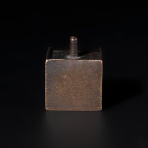 A rare and small Chinese white jade 'tortoise' seal with an original seal-form bronze box, Changsha Taishou 長沙太守 and Feng Gao 封告 mark, Song or ealier — photo 13