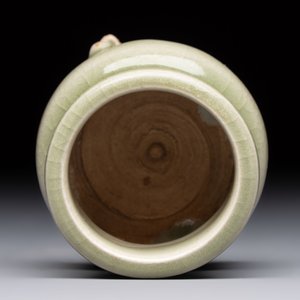 A rare and small Chinese Yaozhou celadon-glazed tripod censer, Jin — 照片 6