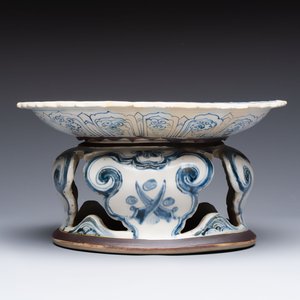 A rare Annamese or Vietnamese blue and white tazza with playing boys, 15/16th C. — 照片 4