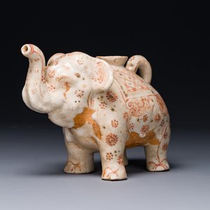 A rare Annamese or Vietnamese polychrome-enamelled 'elephant' jug, 16th C. — photo 1