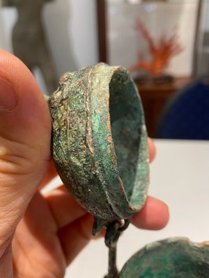 A rare archaic Chinese bronze gourd-shaped vase and cover, 'hu', Eastern Zhou — photo 20