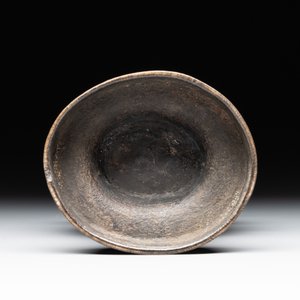 A rare archaistic bronze 'touhu' vase, Tianshun Mark, Ming — photo 7