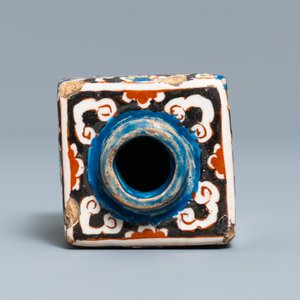 A rare black Dutch Delft tea caddy, early 18th C. — photo 6