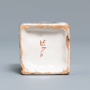 A rare black Dutch Delft tea caddy, early 18th C. — photo 7