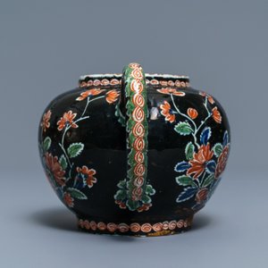 A rare black Dutch Delft teapot, early 18th C. — 照片 6