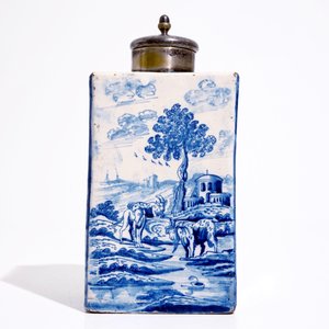 A rare blue and white Amsterdam Delft gin bottle or tea caddy, ca. 1720 — 照片 5