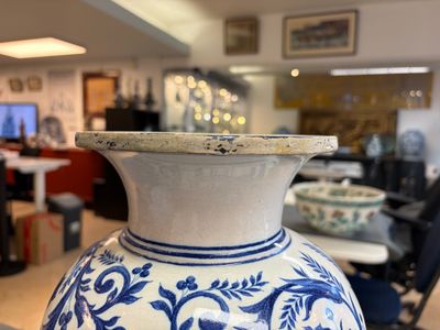 A rare blue and white Brussels faience vase with a cherub trumpeter — photo 4