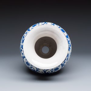 A rare blue and white Brussels faience vase with a cherub trumpeter — photo 6